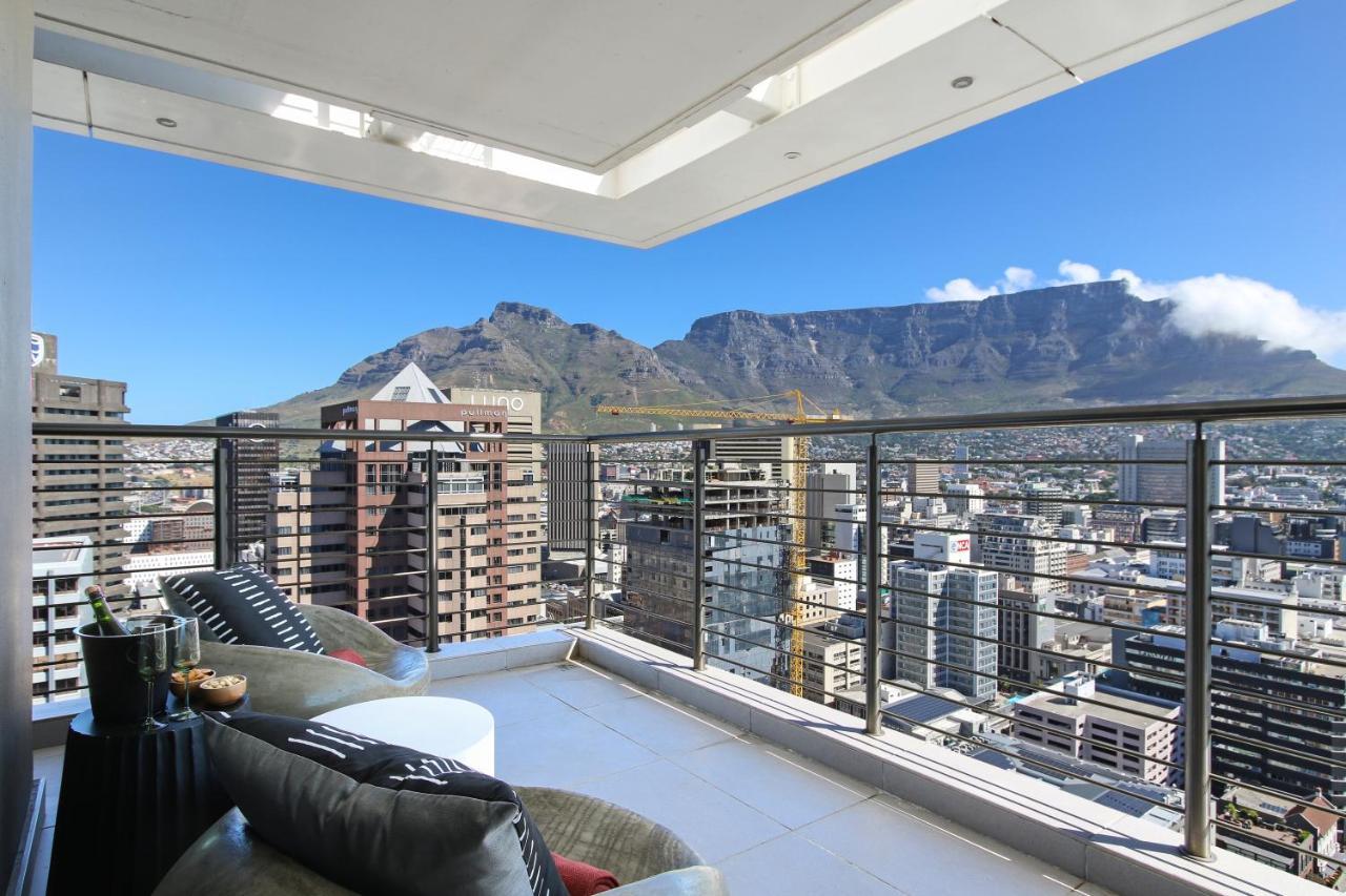 Apartment 16 On Bree 3102 *